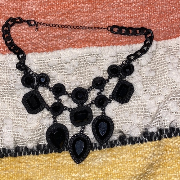 Statement necklace - Picture 1 of 3